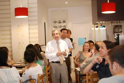 暑期法语预科班举行师生午餐会