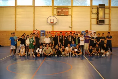 ESG教育集团赞助2013年第四届FCBA杯篮球赛