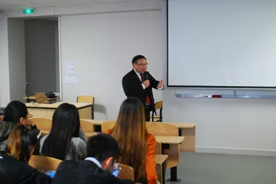 庆祝IFCM法中管理学院成立15周年系列讲座之“留学生生活讲座”成功举办